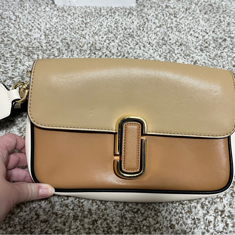 Elegant Tan and Cream Women's Bag